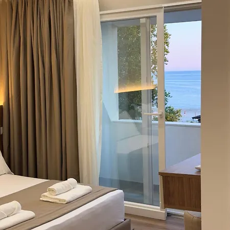 Zhiti Waves 홈스테이 Durrës